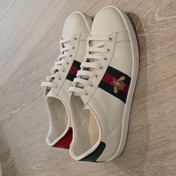 Women's Gucci Ace Embroidered Sneakers. Size 37.5 (US 7.5) - Picture 2 of 7